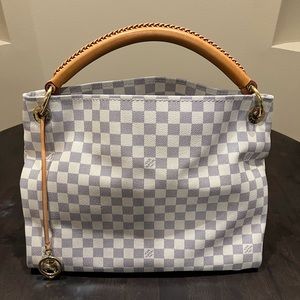 Louis Vuitton Artsy MM